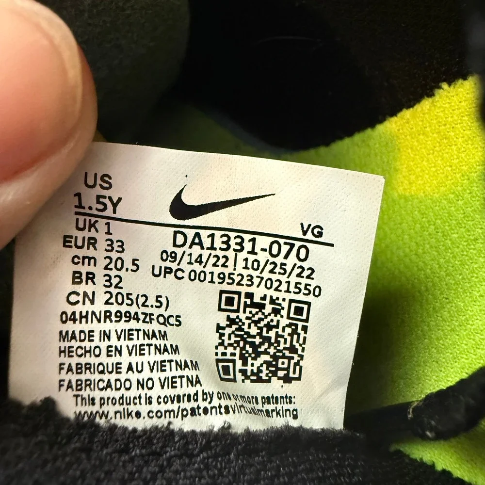 Nike Tiempo Legend 9 Club FG/MG Soccer Cleats Black Volt DA1331-070 Kids 1.5Y